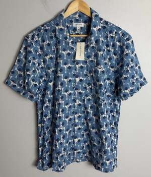 NWT Sun + Stone Shirt Blue White Abstract Dot Short Sleeve Size Medium Men’s